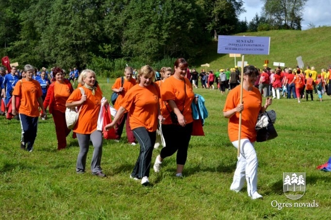 Pirms jaunā mācību gada sporta spēlēs tiekas četru novadu pedagogi