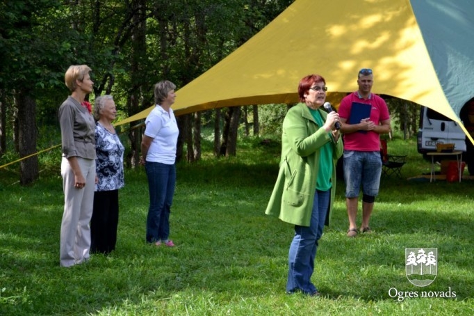 Pirms jaunā mācību gada sporta spēlēs tiekas četru novadu pedagogi