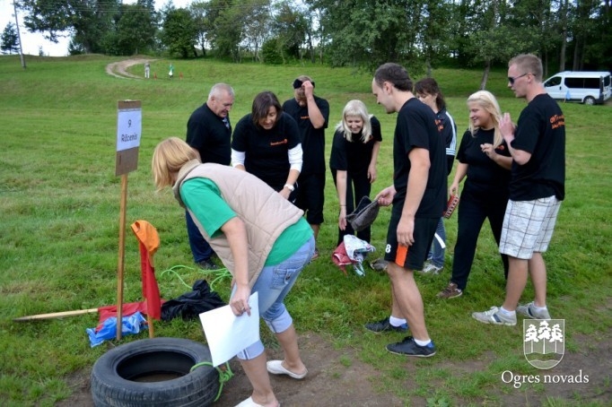 Pirms jaunā mācību gada sporta spēlēs tiekas četru novadu pedagogi