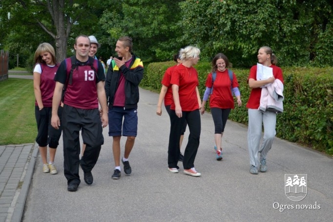 Pirms jaunā mācību gada sporta spēlēs tiekas četru novadu pedagogi