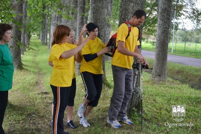 Pirms jaunā mācību gada sporta spēlēs tiekas četru novadu pedagogi