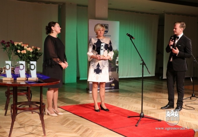 Skolotāji saņem balvu “Gada Skolotājs 2017”
