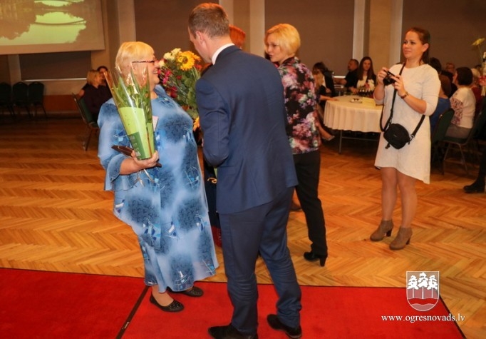 Skolotāji saņem balvu “Gada Skolotājs 2017”