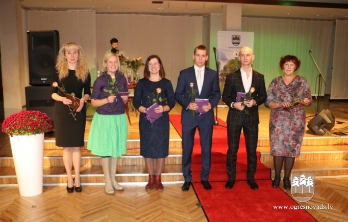 Skolotāji saņem balvu “Gada Skolotājs 2017”