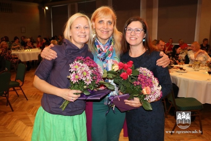 Skolotāji saņem balvu “Gada Skolotājs 2017”
