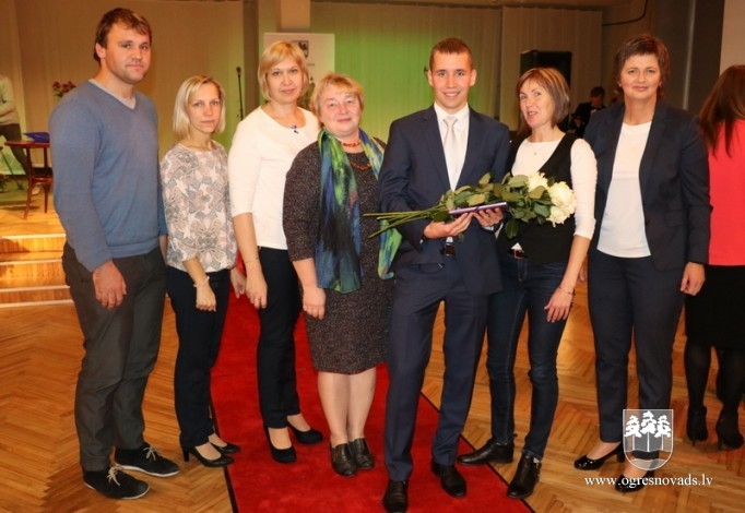 Skolotāji saņem balvu “Gada Skolotājs 2017”