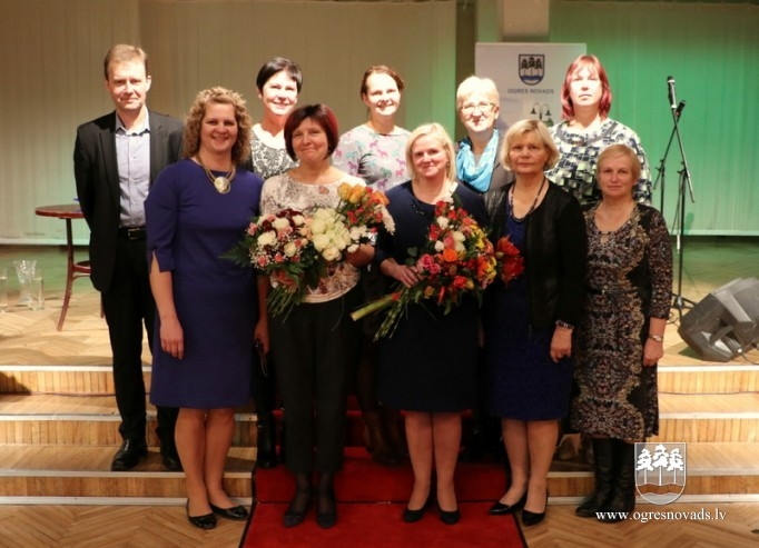 Skolotāji saņem balvu “Gada Skolotājs 2017”