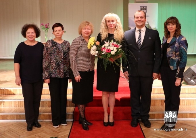 Skolotāji saņem balvu “Gada Skolotājs 2017”