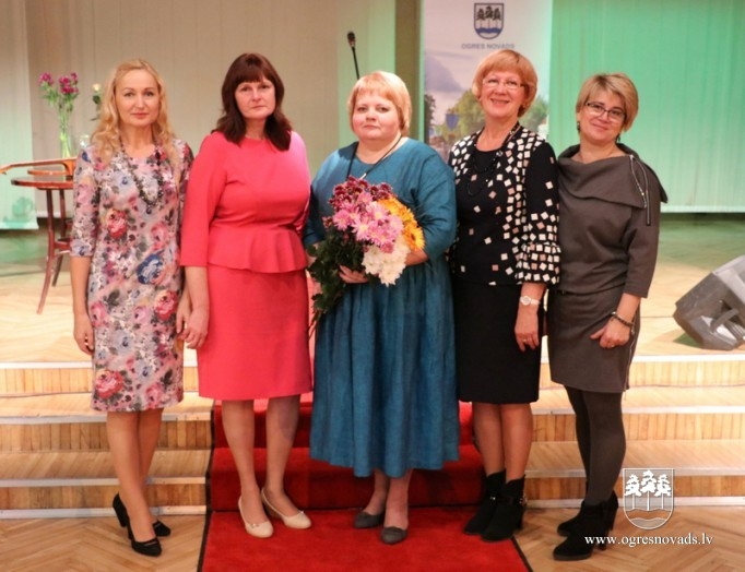 Skolotāji saņem balvu “Gada Skolotājs 2017”