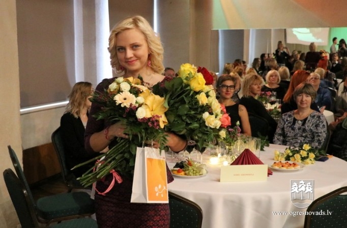 Skolotāji saņem balvu “Gada Skolotājs 2017”