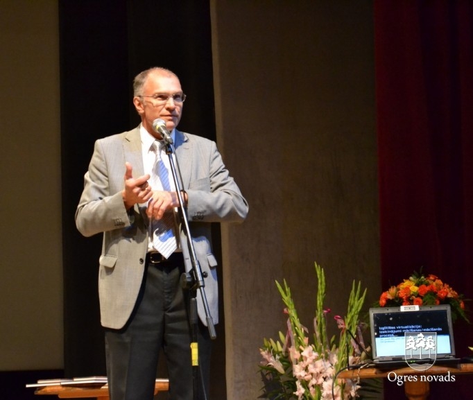Skolotāju konference