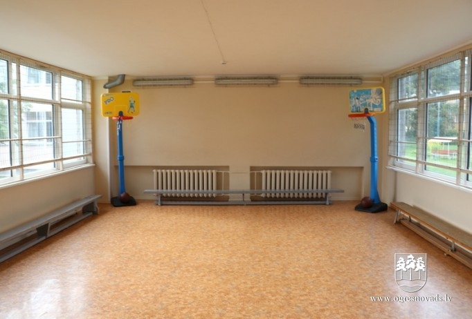 Pašvaldība apseko pilsētas skolas pirms mācību gada sākuma