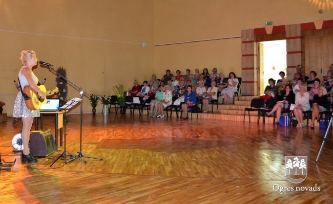 Gaidot jaunu mācību gadu, apspriež izglītības darba aktualitātes