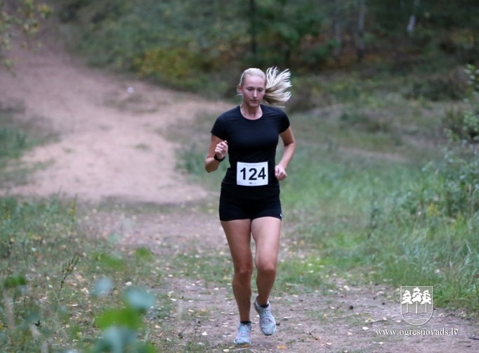 Gargabalnieki pieveikuši rudens Kalna skrējienu