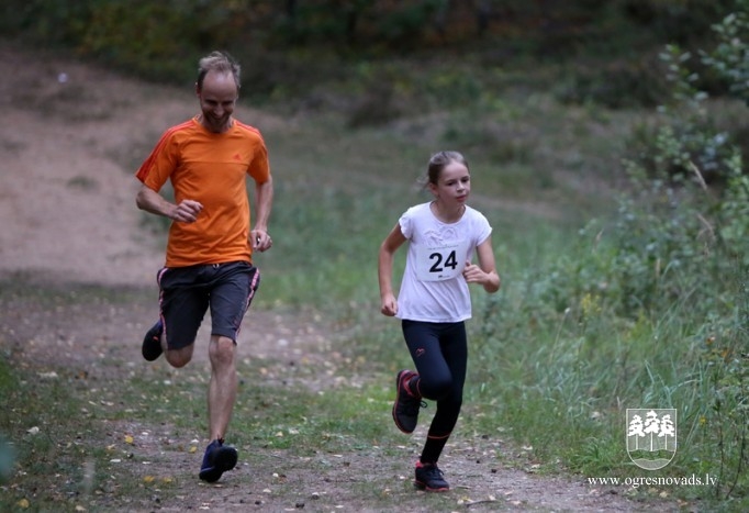 Gargabalnieki pieveikuši rudens Kalna skrējienu