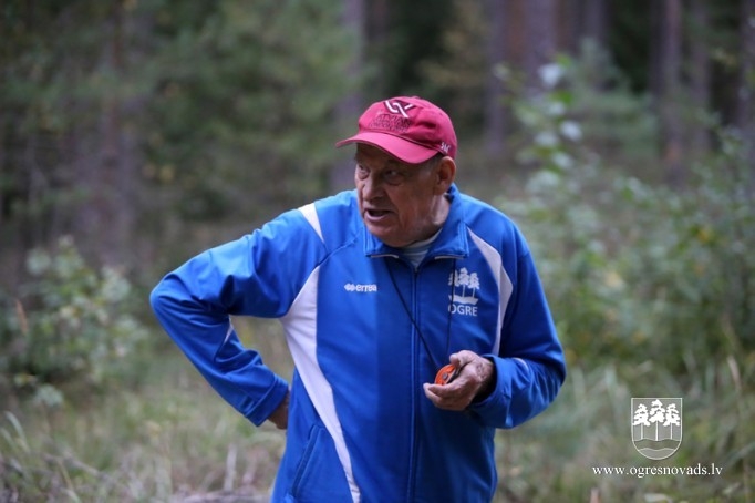 Gargabalnieki pieveikuši rudens Kalna skrējienu