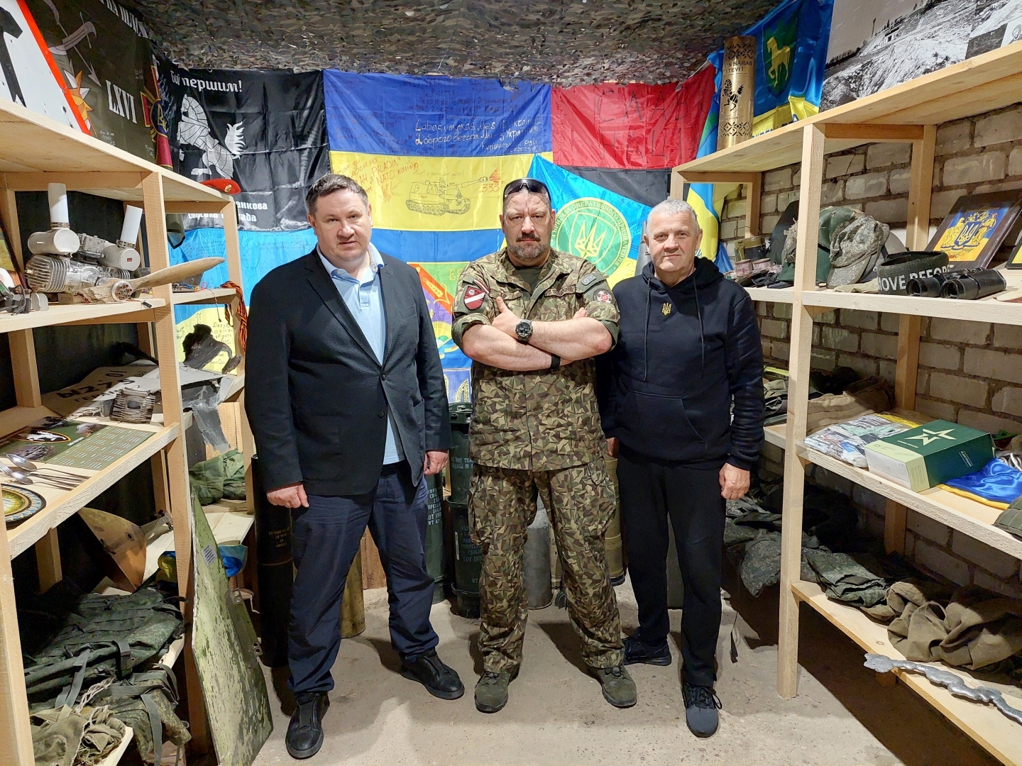 NBS majors, Zemessardzes štāba virsnieks Jānis Slaidiņš, NBS rezerves virsnieks Gunārs Rusiņš, Ogres novada pašvaldības domes priekšsēdētājs Egils Helmanis 17.05.2024.