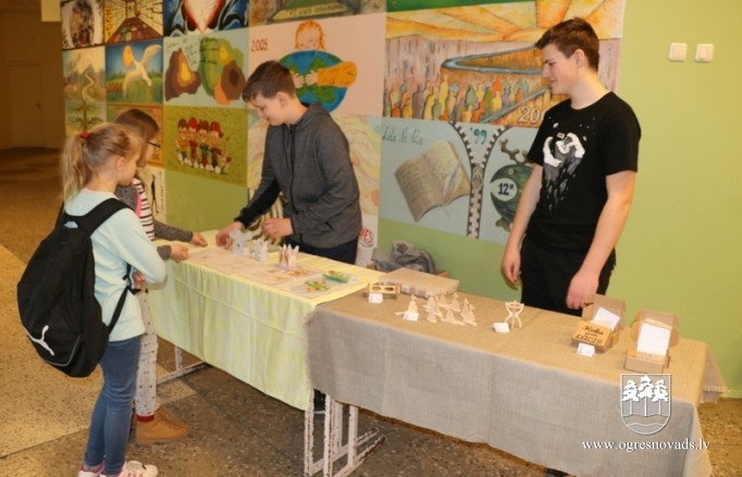 OVĢ skolēni gūst praktisku pieredzi uzņēmējdarbībā