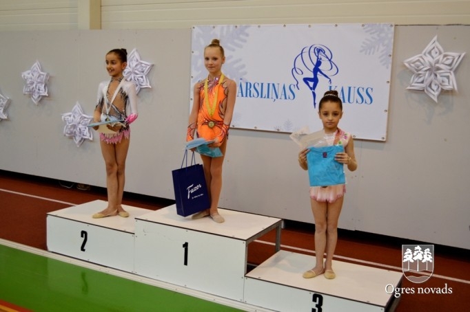 Turnīrs mākslas vingrošanā "Sniegpārsliņas kauss 2014"