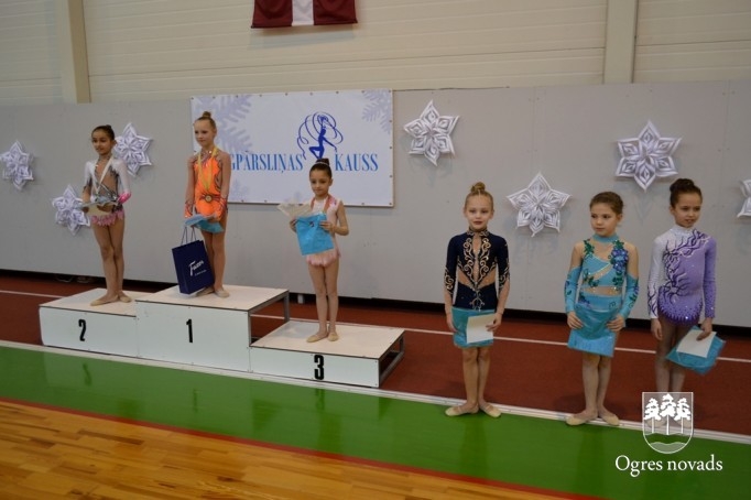 Turnīrs mākslas vingrošanā "Sniegpārsliņas kauss 2014"