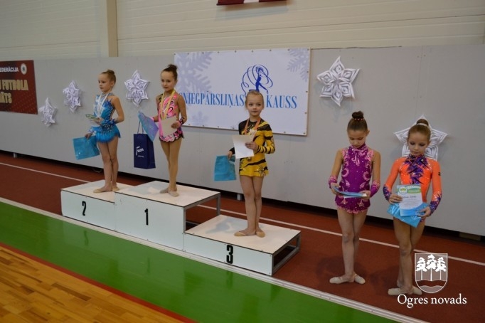 Turnīrs mākslas vingrošanā "Sniegpārsliņas kauss 2014"