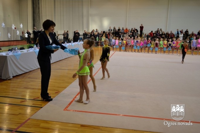 Turnīrs mākslas vingrošanā "Sniegpārsliņas kauss 2014"