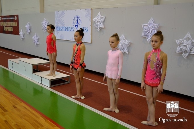 Turnīrs mākslas vingrošanā "Sniegpārsliņas kauss 2014"