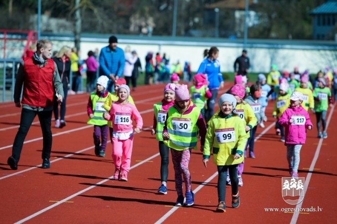 Ogres novada soļotājiem piecas godalgas sacensībās "Aprill - Aprill 2018"