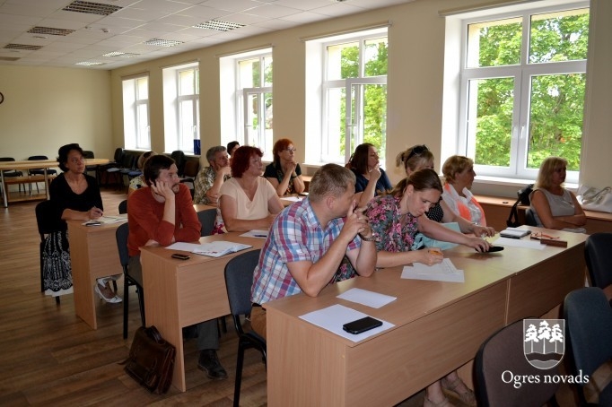 Projekta „Jauniešu drošumspējas veicināšana ārpusģimenes aprūpē”  prezentācija Ogrē