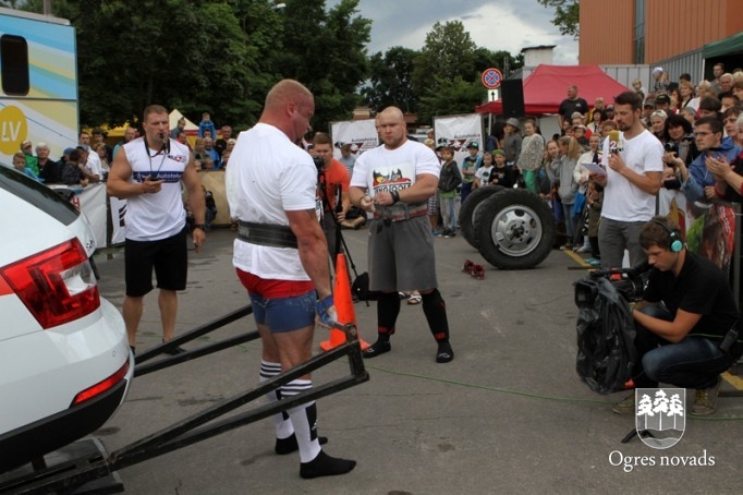 Spēkavīru turnīrā Ogrē dubultuzvara latviešiem