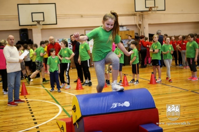 Noskaidroti Ogres novada sportiskākie ceturtklasnieki