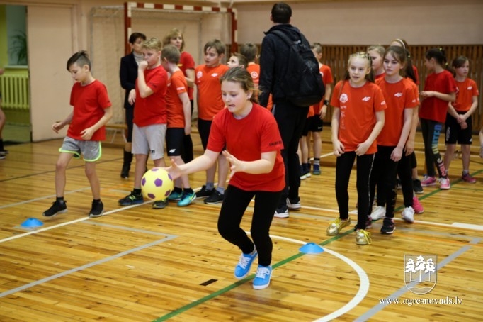 Noskaidroti Ogres novada sportiskākie ceturtklasnieki