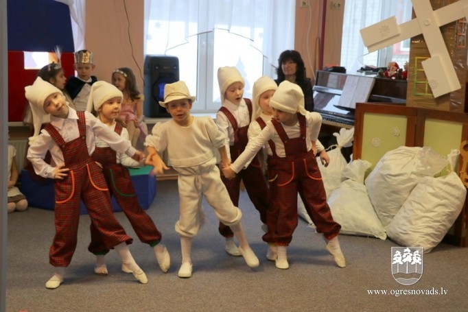 Bērnudārzs “Sprīdītis” sirsnīgi uzņem ciemos bijušos darbiniekus