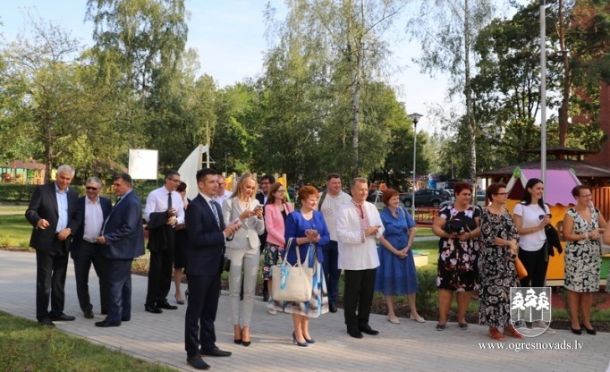Svinīgi atklāta bērnudārza ēka Parka ielā 1