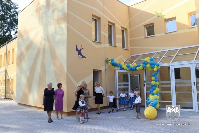Svinīgi atklāta bērnudārza ēka Parka ielā 1