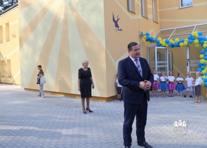 Svinīgi atklāta bērnudārza ēka Parka ielā 1