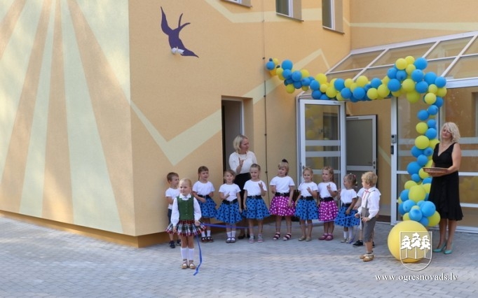 Svinīgi atklāta bērnudārza ēka Parka ielā 1