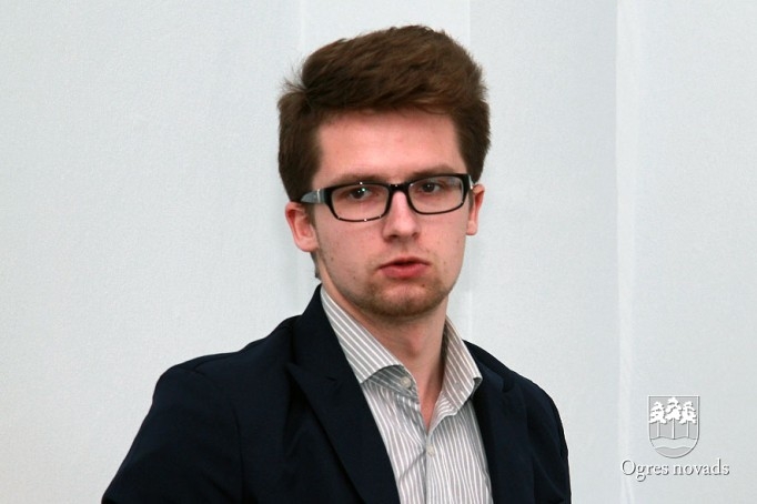 Novada skolu direktoru vietnieki tiekas Suntažos (foto: Andris Linde un Dita Barkāne)