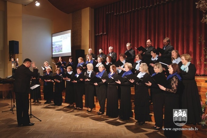 Suntažos koru sadziedāšanās koncerts “Pavasara nianses”