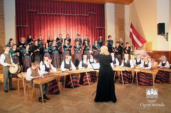 Valsts svētku koncerts Suntažos