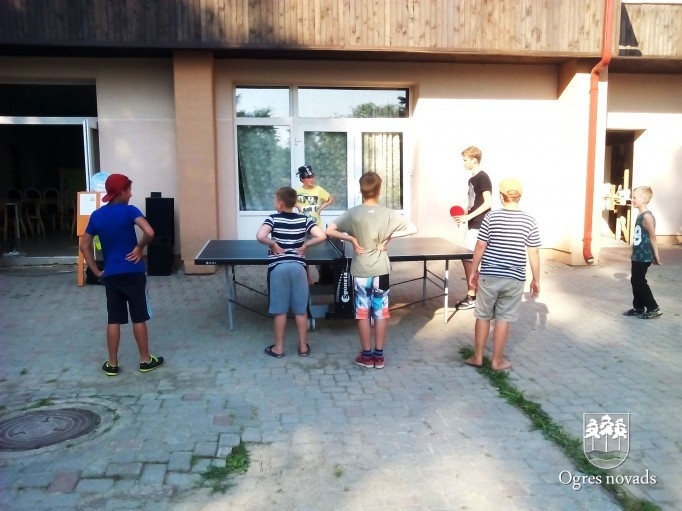Suntažos aizvadīta nometne lēdijām un džentlmeņiem