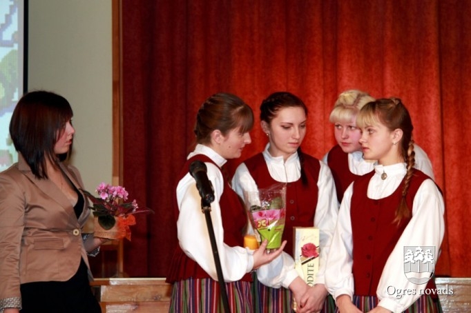 Vokālo ansambļu sadziedāšanās koncerts Suntažos
