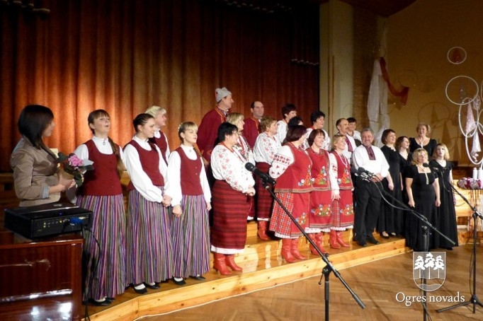 Vokālo ansambļu sadziedāšanās koncerts Suntažos