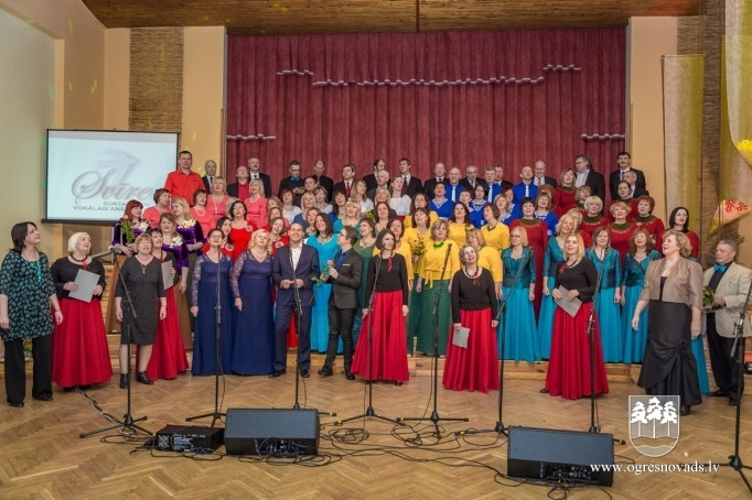 "Svīre" Suntažos svin 16 gadu jubileju