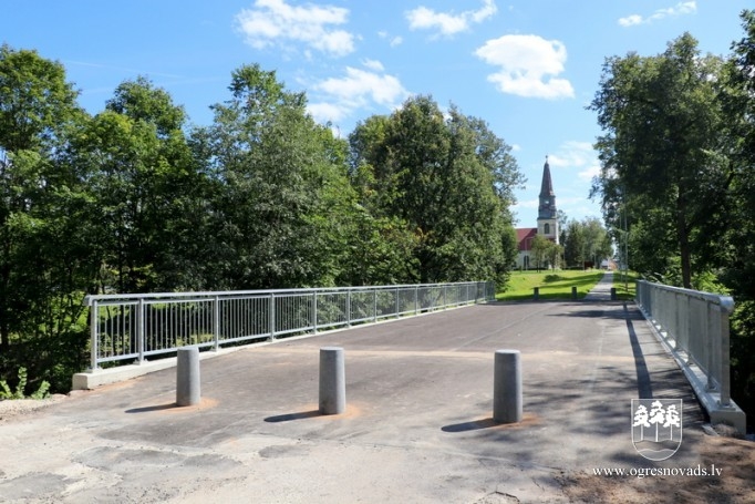 Pabeigti tilta būvniecības darbi Suntažos