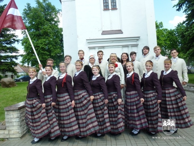 Suntažnieki koncertē tautas mākslas festivālā Lietuvā