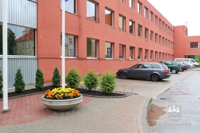Komisija izvērtē izglītības iestāžu gatavību mācību gadam
