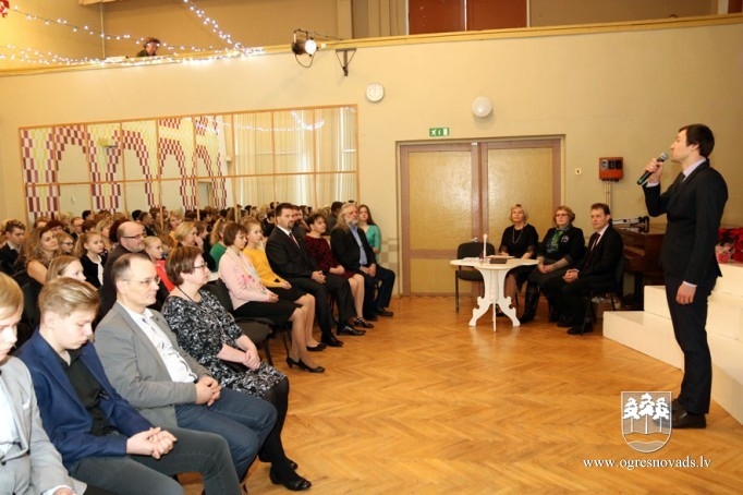 Suntažos godina sekmīgākos skolēnus
