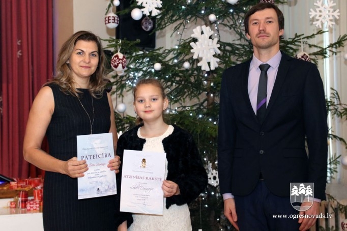 Suntažos godina sekmīgākos skolēnus