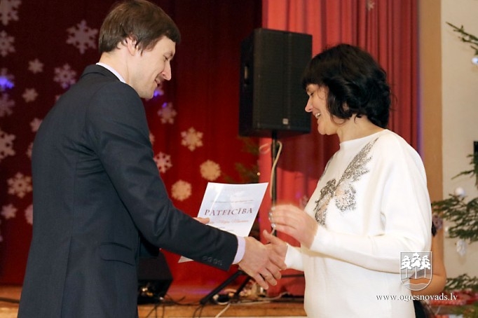 Suntažos godina sekmīgākos skolēnus